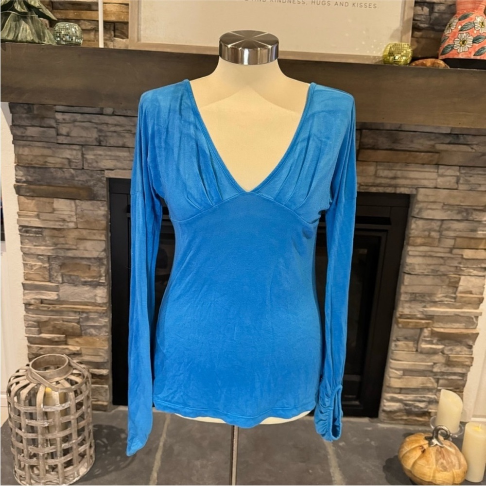 AnM Clothing V neck long sleeve top